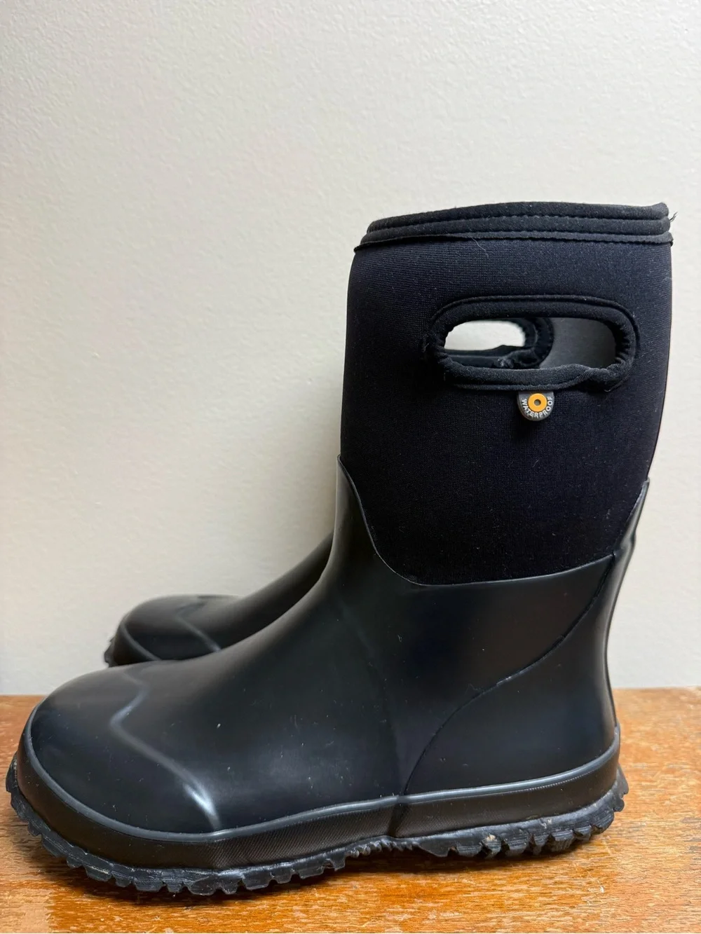 Bogs Grasp Solid Waterproof Winter Boots Black Youth 6 Women’s 8 Waterproof Snow